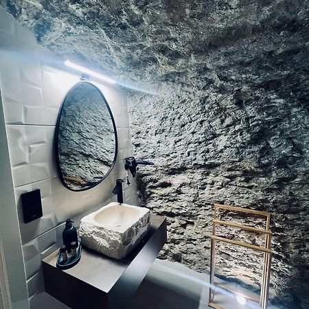 Cueva Luxe Las Calcetas Setenil De Las Bodegas Exterior photo
